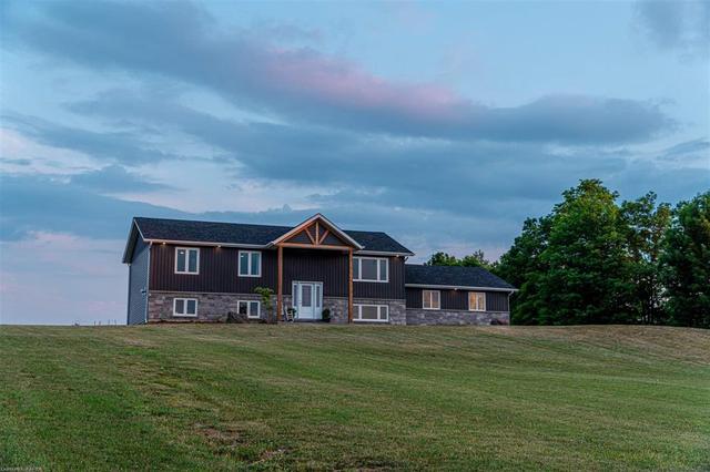 3537 Greenfield Road, House detached with 3 bedrooms, 2 bathrooms and 10 parking in South Frontenac ON | Image 1