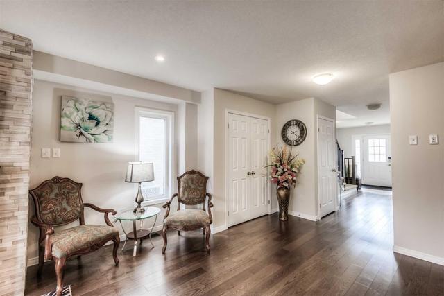 8 Yarington Dr, House detached with 4 bedrooms, 3 bathrooms and 4 parking in Brantford ON | Image 7
