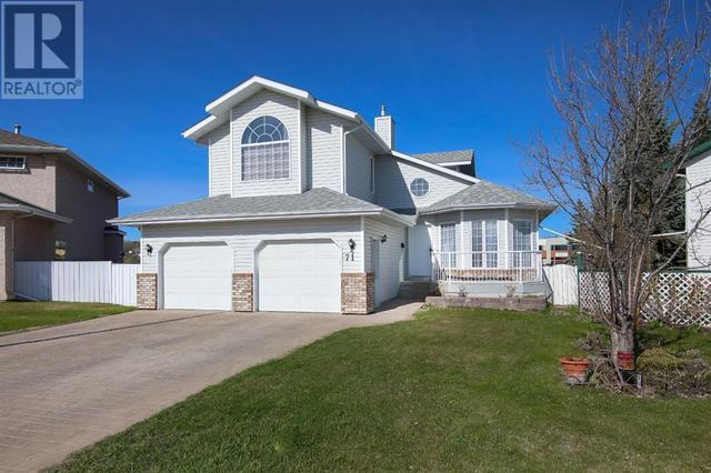 71 Lawrence Crescent, House detached with 5 bedrooms, 3 bathrooms and 2 parking in Red Deer AB | Card Image