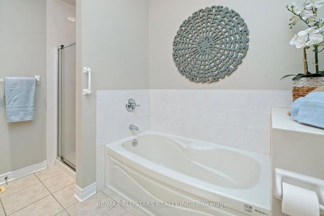 12 Louisbourg Way, Townhouse with 2 bedrooms, 3 bathrooms and 4 parking in Markham ON | Image 15