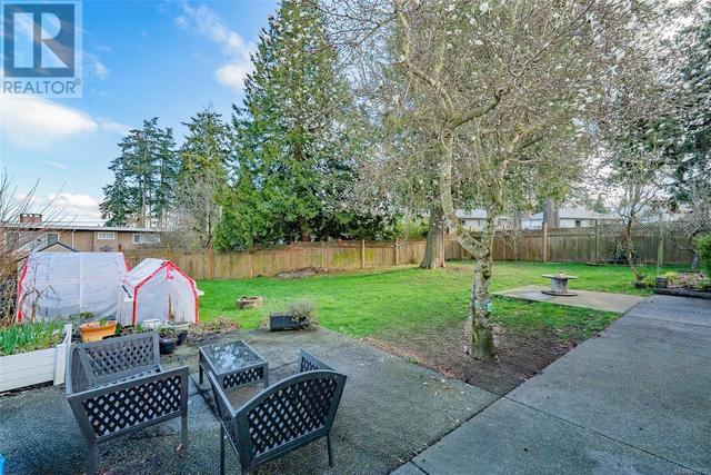 969 Capilano Pl, House detached with 4 bedrooms, 2 bathrooms and 2 parking in Nanaimo BC | Image 9