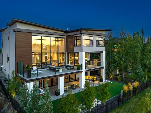 19 Aspen Ridge Court Sw, House detached with 5 bedrooms, 5 bathrooms and 6 parking in Calgary AB | Image 6