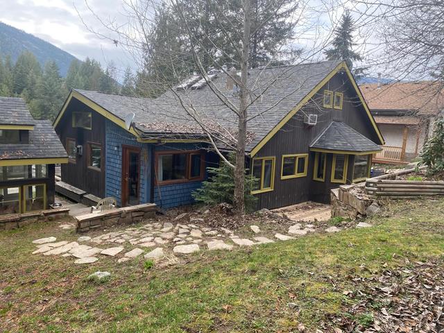 1910 Creek Street, House detached with 2 bedrooms, 2 bathrooms and null parking in Nelson BC | Image 1