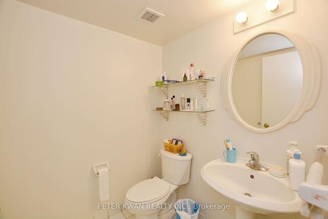 1005 - 100 Upper Madison Ave, Condo with 2 bedrooms, 2 bathrooms and 1 parking in Toronto ON | Image 3