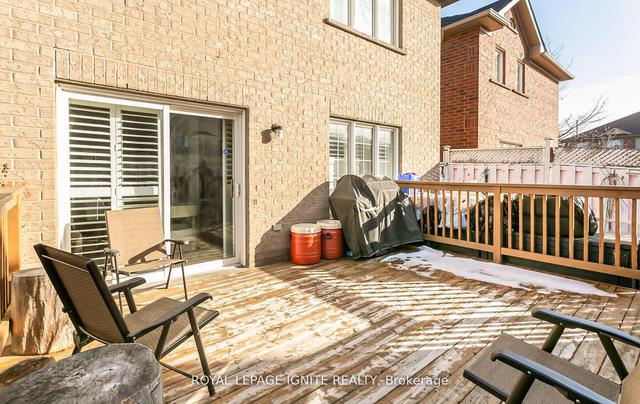 23 Ridgefield Crt, House detached with 4 bedrooms, 4 bathrooms and 4 parking in Brampton ON | Image 32