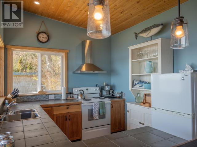8863 Stark Road, House detached with 4 bedrooms, 2 bathrooms and 3 parking in Powell River B BC | Image 74