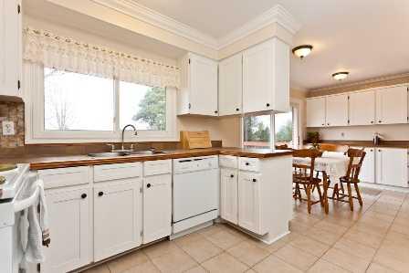 12604 Heritage Rd, House detached with 3 bedrooms, 2 bathrooms and 8 parking in Caledon ON | Image 5