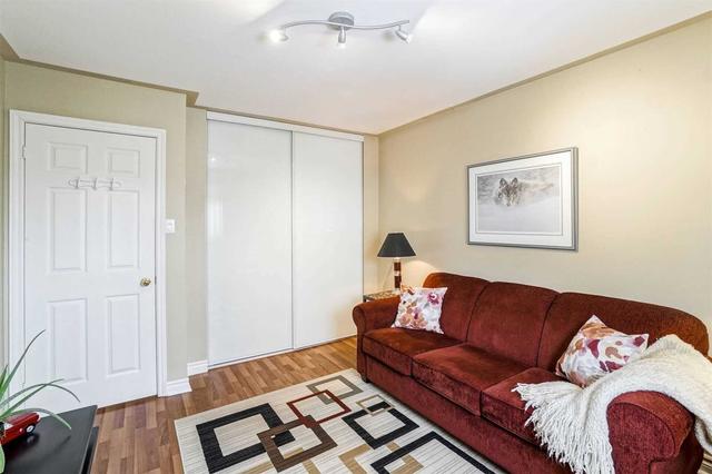 6075 Starfield Cres, House semidetached with 3 bedrooms, 2 bathrooms and 4 parking in Mississauga ON | Image 5
