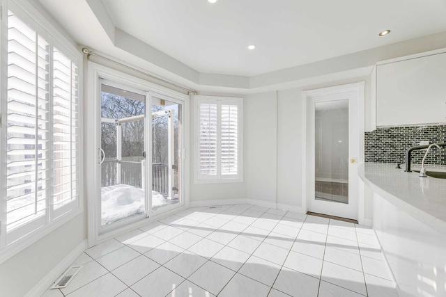 1266 Winterbourne Dr, House detached with 4 bedrooms, 4 bathrooms and 7 parking in Oakville ON | Image 4