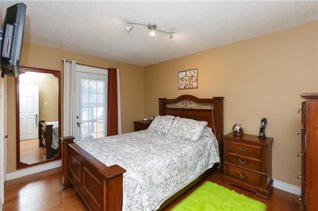 31 Gracefield Ave, House detached with 3 bedrooms, 2 bathrooms and 4 parking in Toronto ON | Image 9