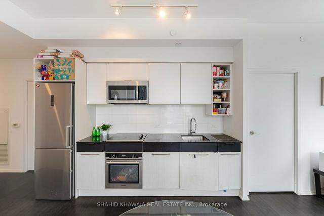 2005 - 68 Shuter St, Condo with 2 bedrooms, 2 bathrooms and 0 parking in Toronto ON | Image 4