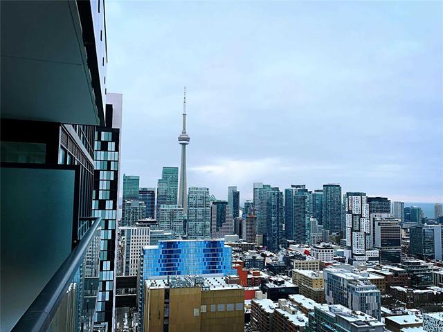 2812 - 488 University Ave, Condo with 1 bedrooms, 1 bathrooms and 0 parking in Toronto ON | Image 1