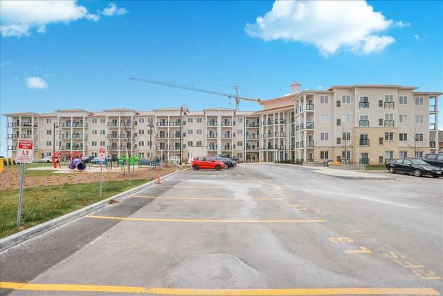 328 - 50 Lakebreeze Dr, Condo with 1 bedrooms, 1 bathrooms and 1 parking in Clarington ON | Image 5