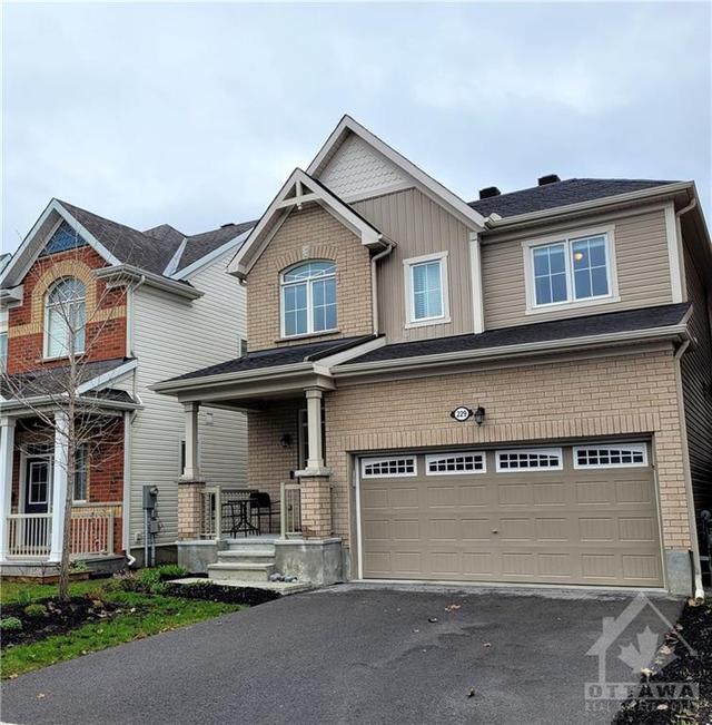 229 Willowdusk Street, House detached with 3 bedrooms, 3 bathrooms and 4 parking in Ottawa ON | Image 2