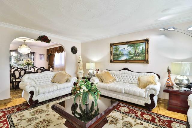 190 Gracefield Ave, House detached with 4 bedrooms, 5 bathrooms and 5 parking in Toronto ON | Image 23
