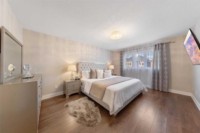 23 White Beach Cres, House detached with 4 bedrooms, 4 bathrooms and 3 parking in Vaughan ON | Image 6