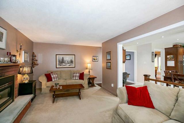 63 Leeward Dr, House detached with 4 bedrooms, 3 bathrooms and 6 parking in Brampton ON | Image 4