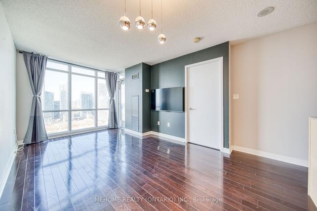 2302 - 11 Brunel Crt, Condo with 1 bedrooms, 1 bathrooms and 1 parking in Toronto ON | Image 6