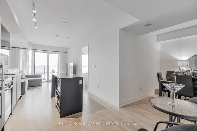 707 - 8 Tippett Rd, Condo with 1 bedrooms, 2 bathrooms and 1 parking in Toronto ON | Image 16
