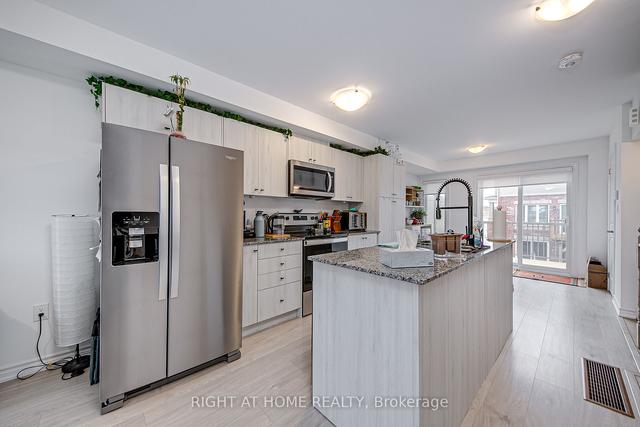 3 Tobias Lane, House attached with 2 bedrooms, 2 bathrooms and 2 parking in Barrie ON | Image 4