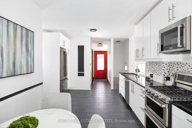 96 Third St, House detached with 2 bedrooms, 2 bathrooms and 6 parking in Toronto ON | Image 1