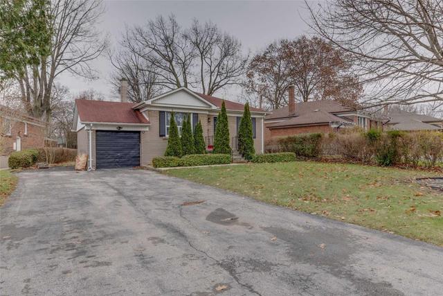 58 Kingswood Rd, House detached with 3 bedrooms, 2 bathrooms and 4 parking in Oakville ON | Image 2