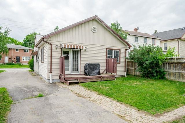 688 Romaine St, House detached with 3 bedrooms, 1 bathrooms and 2 parking in Peterborough ON | Image 28