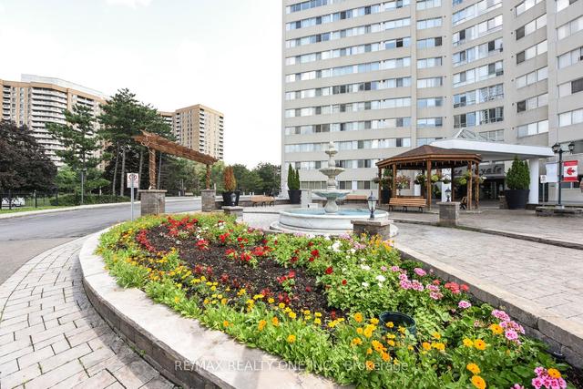 sph11 - 3695 Kaneff Cres, Condo with 2 bedrooms, 2 bathrooms and 2 parking in Mississauga ON | Image 12
