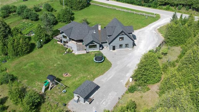 487 Fairbairn Rd, House detached with 3 bedrooms, 3 bathrooms and 13 parking in Kawartha Lakes ON | Image 6