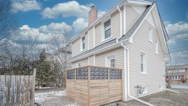106 Ritson Rd S, House detached with 3 bedrooms, 1 bathrooms and 2 parking in Oshawa ON | Image 26