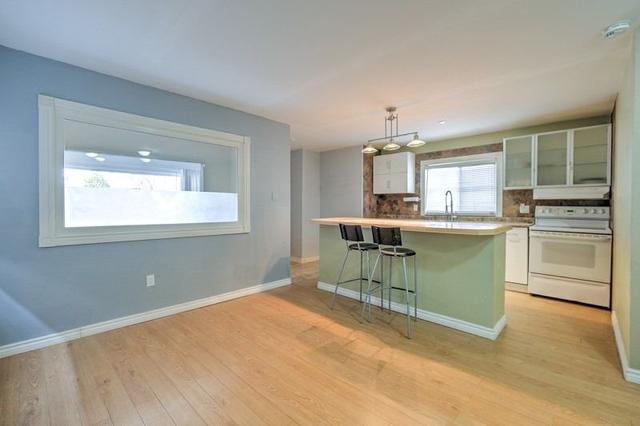 704 Jane St, House detached with 2 bedrooms, 3 bathrooms and 0 parking in Toronto ON | Image 30