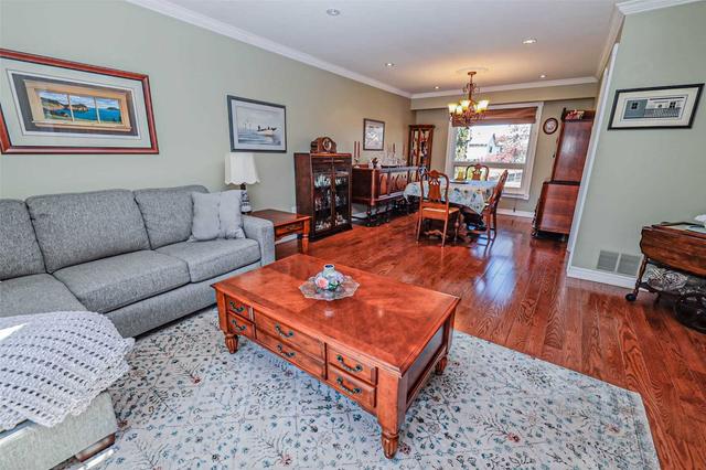 21 Madelaine Cres, House detached with 4 bedrooms, 3 bathrooms and 8 parking in Brampton ON | Image 2