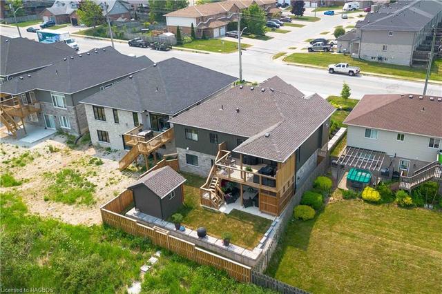 2555 9th Avenue E, House detached with 4 bedrooms, 3 bathrooms and 4 parking in Owen Sound ON | Image 39