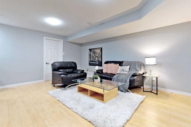 2368 Bur Oak Ave, House semidetached with 3 bedrooms, 4 bathrooms and 3 parking in Markham ON | Image 15