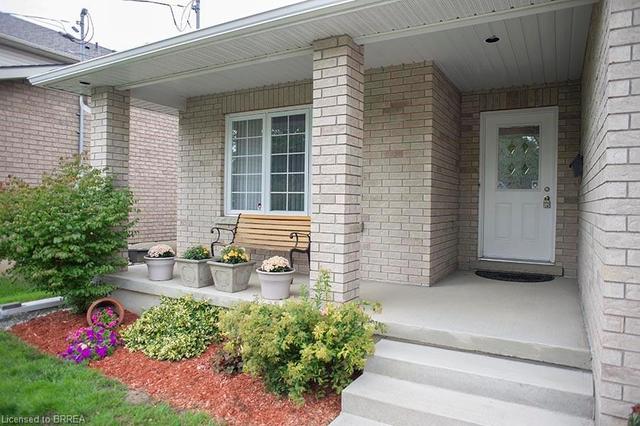 5 Brooklyn Avenue, House detached with 3 bedrooms, 2 bathrooms and 4 parking in Brantford ON | Image 4