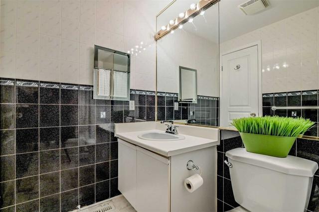 42 Protea Gdns, House attached with 3 bedrooms, 3 bathrooms and 2 parking in Toronto ON | Image 29