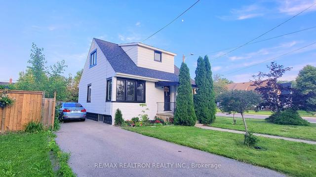 15 West 1st St, House detached with 4 bedrooms, 2 bathrooms and 3 parking in Hamilton ON | Image 12