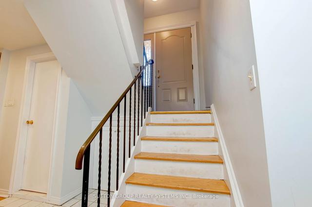 14 Louisa St, House semidetached with 3 bedrooms, 3 bathrooms and 3 parking in Toronto ON | Image 17