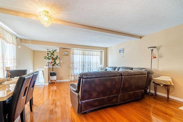 46 Domenico Cres, House detached with 3 bedrooms, 4 bathrooms and 4 parking in Brampton ON | Image 5