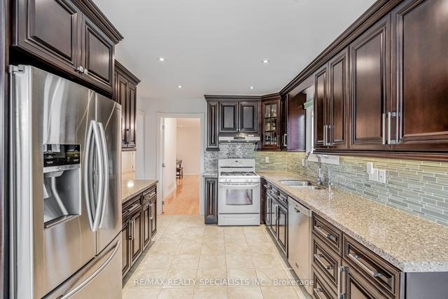 3201 Osbourne Rd, House detached with 4 bedrooms, 3 bathrooms and 3 parking in Mississauga ON | Image 19
