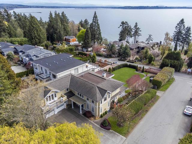 14008 Marine Drive, House detached with 5 bedrooms, 4 bathrooms and 7 parking in White Rock BC | Image 3