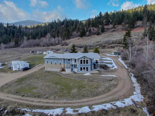 3637 Broadwater Rd, House detached with 3 bedrooms, 3 bathrooms and null parking in Central Kootenay J BC | Image 49