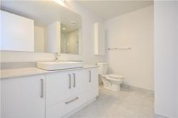 Sph5609 - 12 York St, Condo with 3 bedrooms, 3 bathrooms and 1 parking in Toronto ON | Image 10