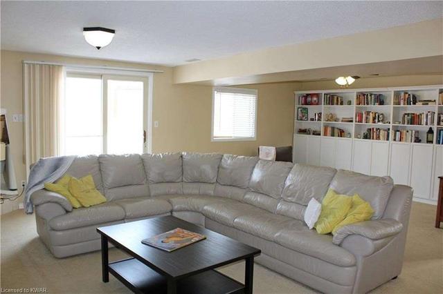 310 Newbury Dr, House detached with 3 bedrooms, 2 bathrooms and 3 parking in Kitchener ON | Image 2