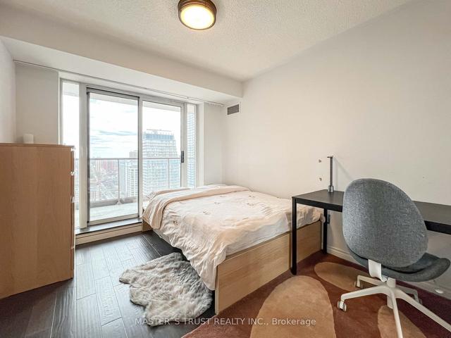 2308 - 909 Bay St, Condo with 2 bedrooms, 2 bathrooms and 1 parking in Toronto ON | Image 2