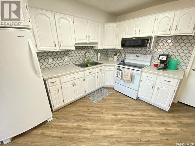 201 - 27 Erichsen Place, Condo with 2 bedrooms, 2 bathrooms and null parking in Yorkton SK | Image 7