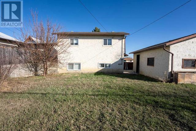 522 52 Avenue, House detached with 3 bedrooms, 1 bathrooms and 3 parking in Coalhurst AB | Image 5
