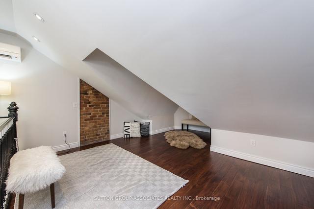 31 Clinton St, House attached with 3 bedrooms, 4 bathrooms and 1.5 parking in Toronto ON | Image 14
