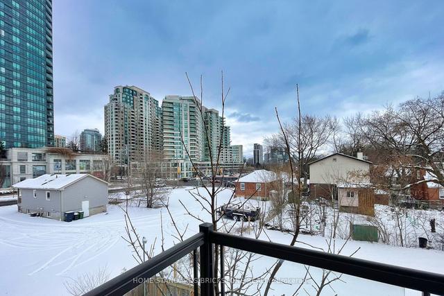 10 - 11 Eldora Ave, Townhouse with 2 bedrooms, 2 bathrooms and 1 parking in Toronto ON | Image 20