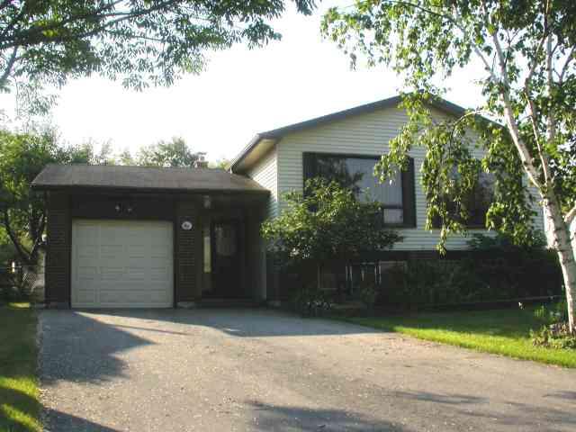856 Cedarbrae Ave, House detached with 3 bedrooms, 2 bathrooms and 4 parking in Milton ON | Image 1